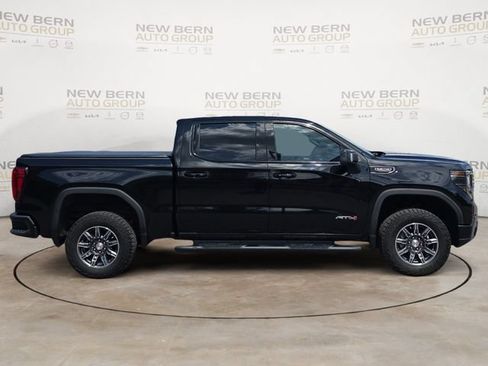 Used 2024 GMC Sierra 1500 AT4 w/ AT4 Preferred Package AWD/4WD image 6