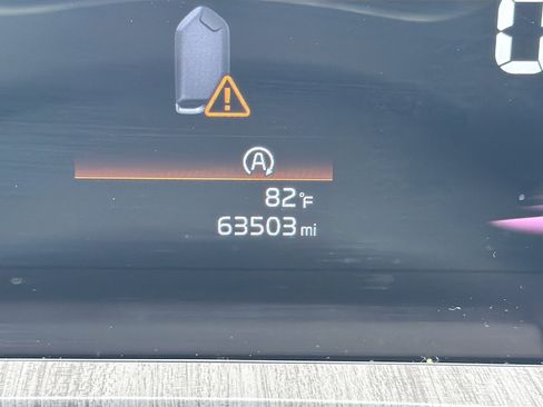 Used 2024 Kia Telluride EX w/ EX Captain's Chair Package FWD image 44