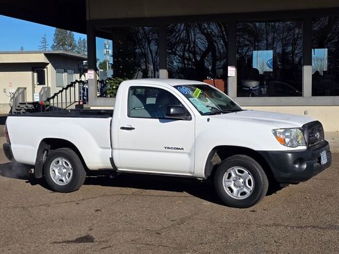 Used 2009 Toyota Tacoma 2WD Regular Cab image 3