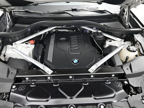 Used 2021 BMW X5 xDrive40i AWD/4WD image 17