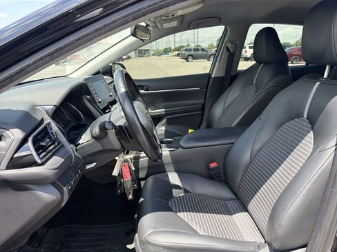 Used 2023 Toyota Camry SE FWD image 9
