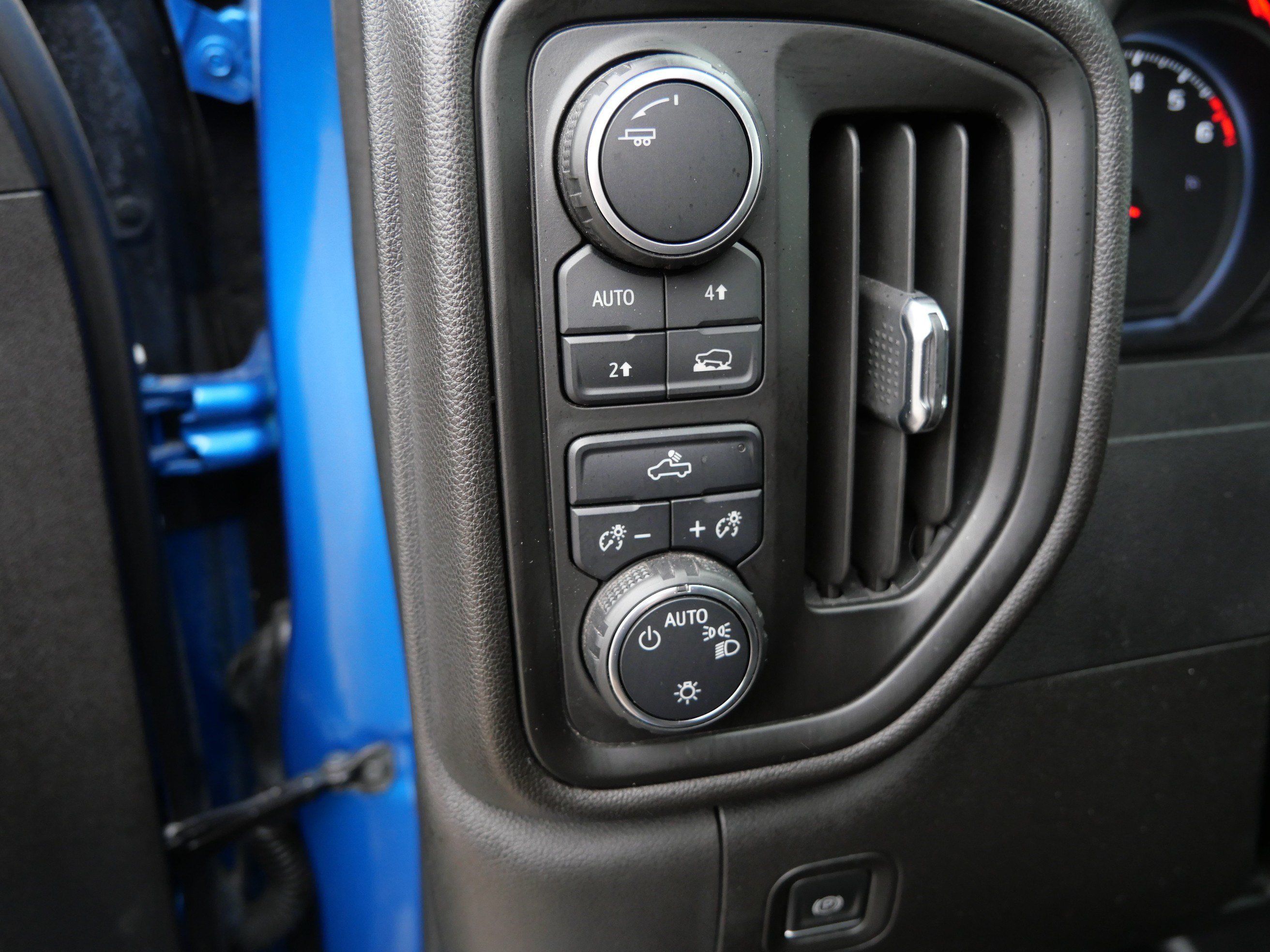 Used 2022 Chevrolet Silverado 1500 Custom AWD/4WD image 24