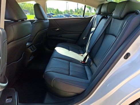 Certified 2025 Lexus ES 300h w/ Technology Package FWD image 10