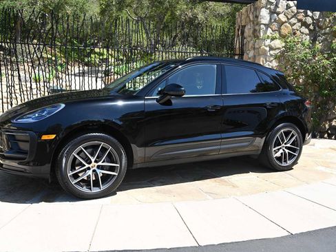 Used 2024 Porsche Macan AWD/4WD image 7