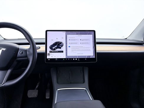Used 2023 Tesla Model Y Long Range AWD/4WD image 7