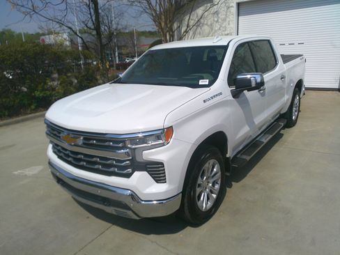 Used 2024 Chevrolet Silverado 1500 LTZ w/ Technology Package image 6