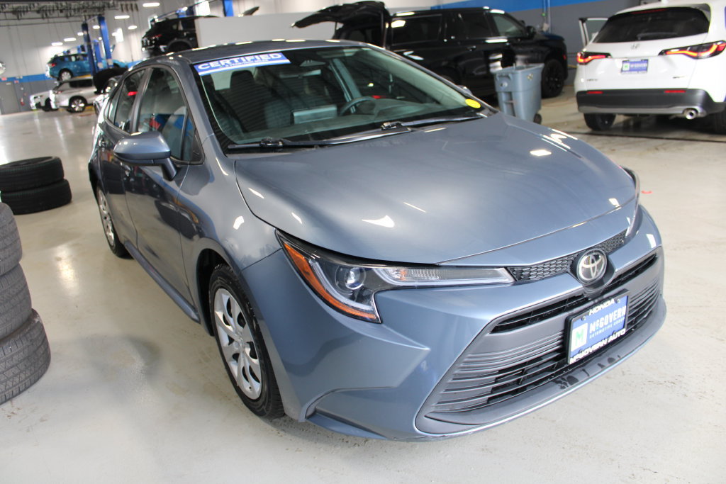 Used 2026 Toyota Corolla LE FWD image 3