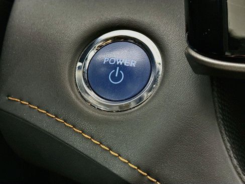 Used 2022 Toyota Highlander Bronze Edition FWD image 21