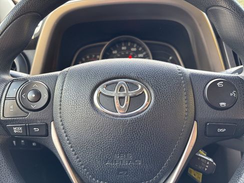Used 2014 Toyota RAV4 LE image 10