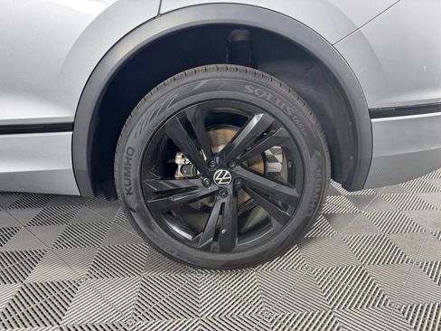 Used 2023 Volkswagen Tiguan SE R-Line FWD image 43