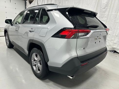 Used 2025 Toyota RAV4 XLE image 5
