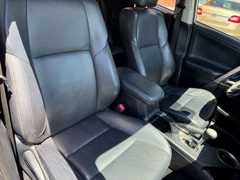 Used 2013 Toyota RAV4 Limited AWD/4WD image 9