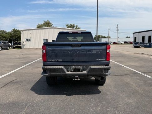 Used 2021 Chevrolet Silverado 2500 Custom w/ Custom Value Package AWD/4WD image 4