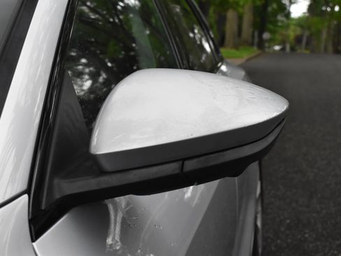 Used 2021 Audi e-tron Premium Plus w/ Premium Plus Package image 15