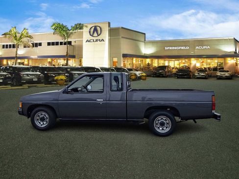 Used 1991 Nissan Pickup 2WD King Cab image 6