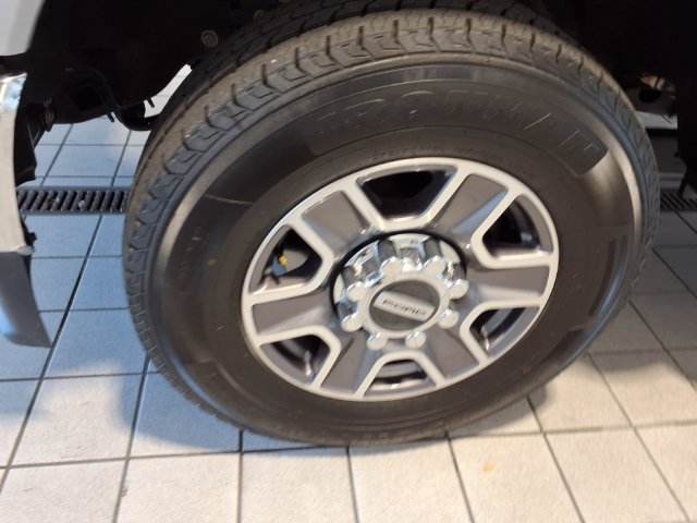 Used 2026 Ford F250 Lariat AWD/4WD image 5