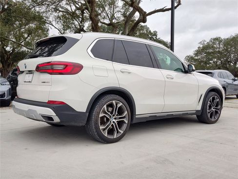 Certified 2022 BMW X5 sDrive40i w/ Premium Package image 9