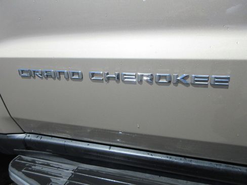 Used 2014 Jeep Grand Cherokee Limited RWD image 3