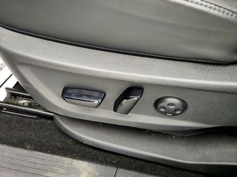 Used 2025 Nissan Ariya FWD image 11