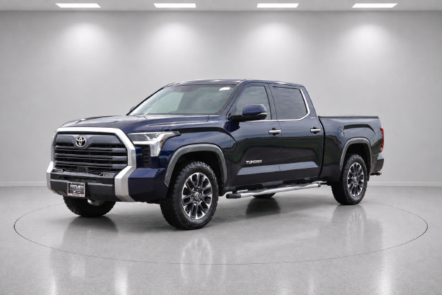 Used 2023 Toyota Tundra Limited w/ Power Package AWD/4WD image 7