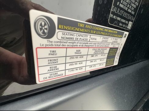 Used 2025 Land Rover Discovery S AWD/4WD image 44
