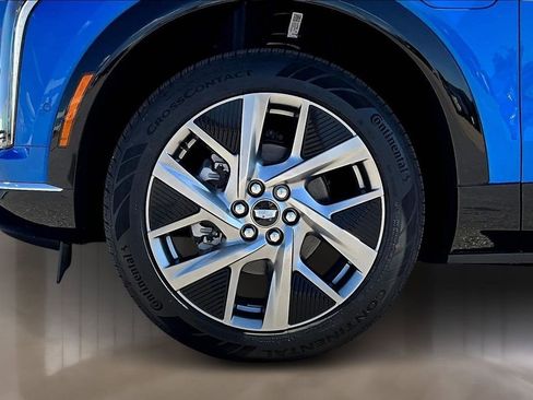 New 2026 Cadillac Optiq Luxury 1 image 12