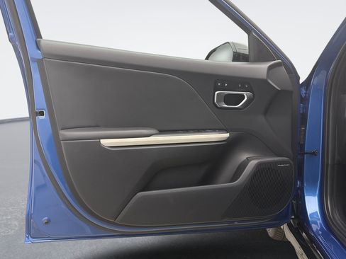 Used 2025 Kia K4 GT-Line w/ GT-Line Premium Package FWD image 9