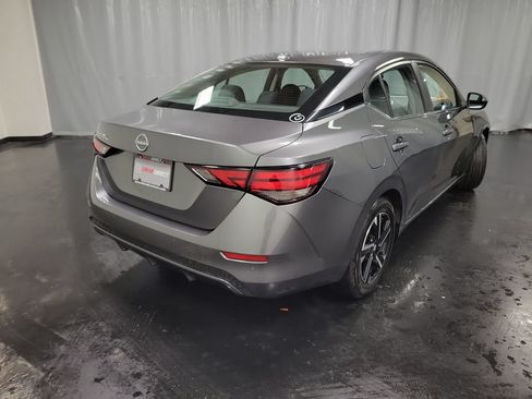 Used 2025 Nissan Sentra SV FWD image 8