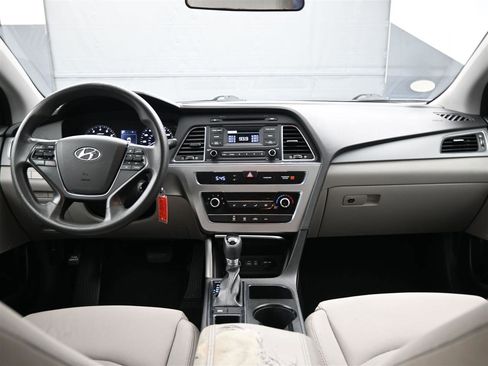 Used 2016 Hyundai Sonata SE image 12