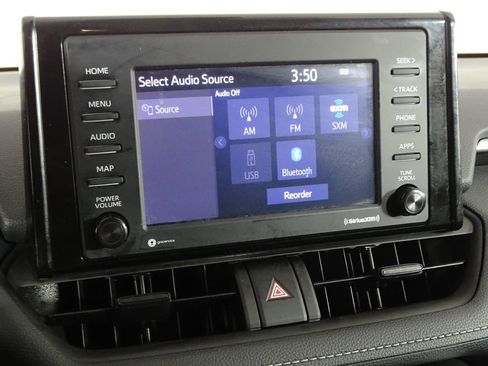 Used 2022 Toyota RAV4 LE image 29