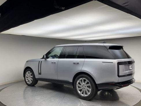 Used 2024 Land Rover Range Rover SE AWD/4WD image 6