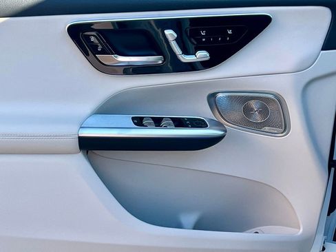 Certified 2026 Mercedes-Benz GLC 300 4MATIC image 37