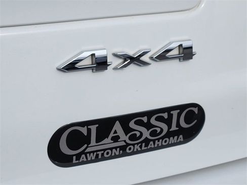 Used 2023 Jeep Grand Cherokee L Laredo image 13