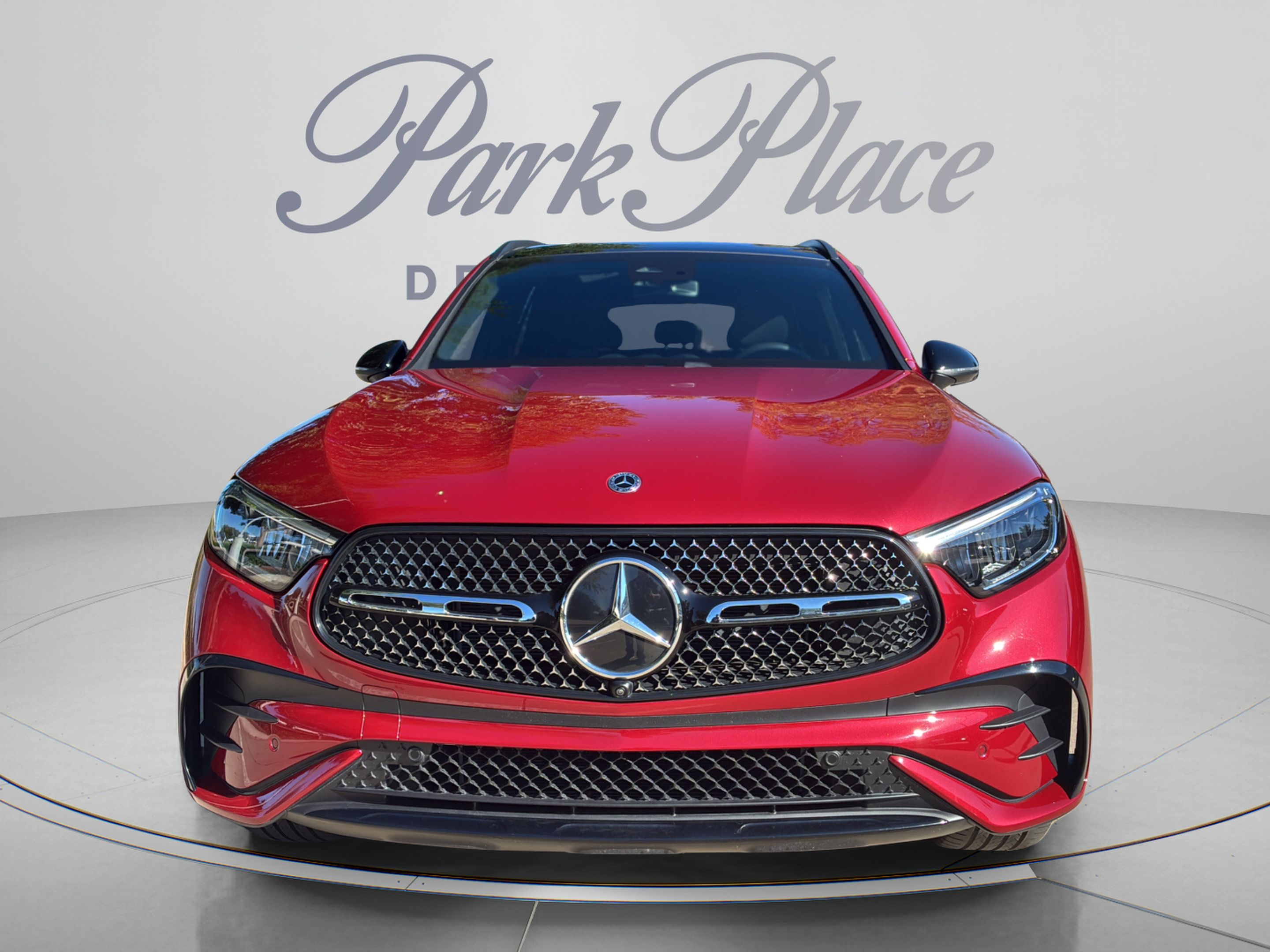 Used 2025 Mercedes-Benz GLC 350e 4MATIC image 8