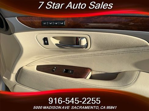 Used 2016 Lexus LS 460 w/ Comfort Package image 16