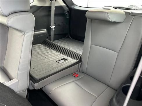 Used 2020 Toyota Highlander XLE AWD/4WD image 20
