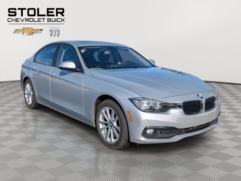 Used 2017 BMW 320i Sedan image 7
