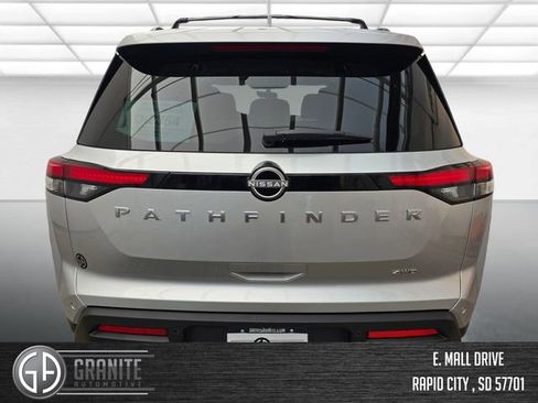 New 2025 Nissan Pathfinder SV image 4