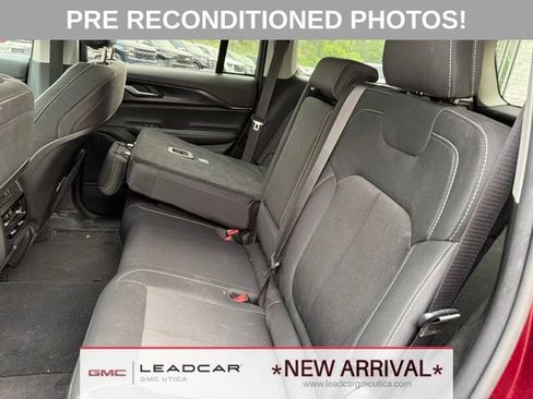 Used 2023 Jeep Grand Cherokee Laredo AWD/4WD image 18