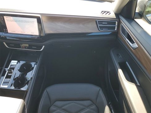 New 2026 Volkswagen Atlas SE image 15