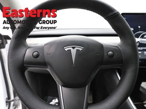 Used 2020 Tesla Model Y Long Range image 10
