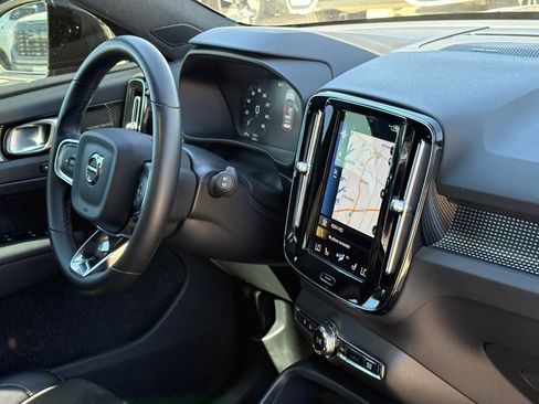 Used 2022 Volvo XC40 T5 R-Design w/ Advanced Package image 34