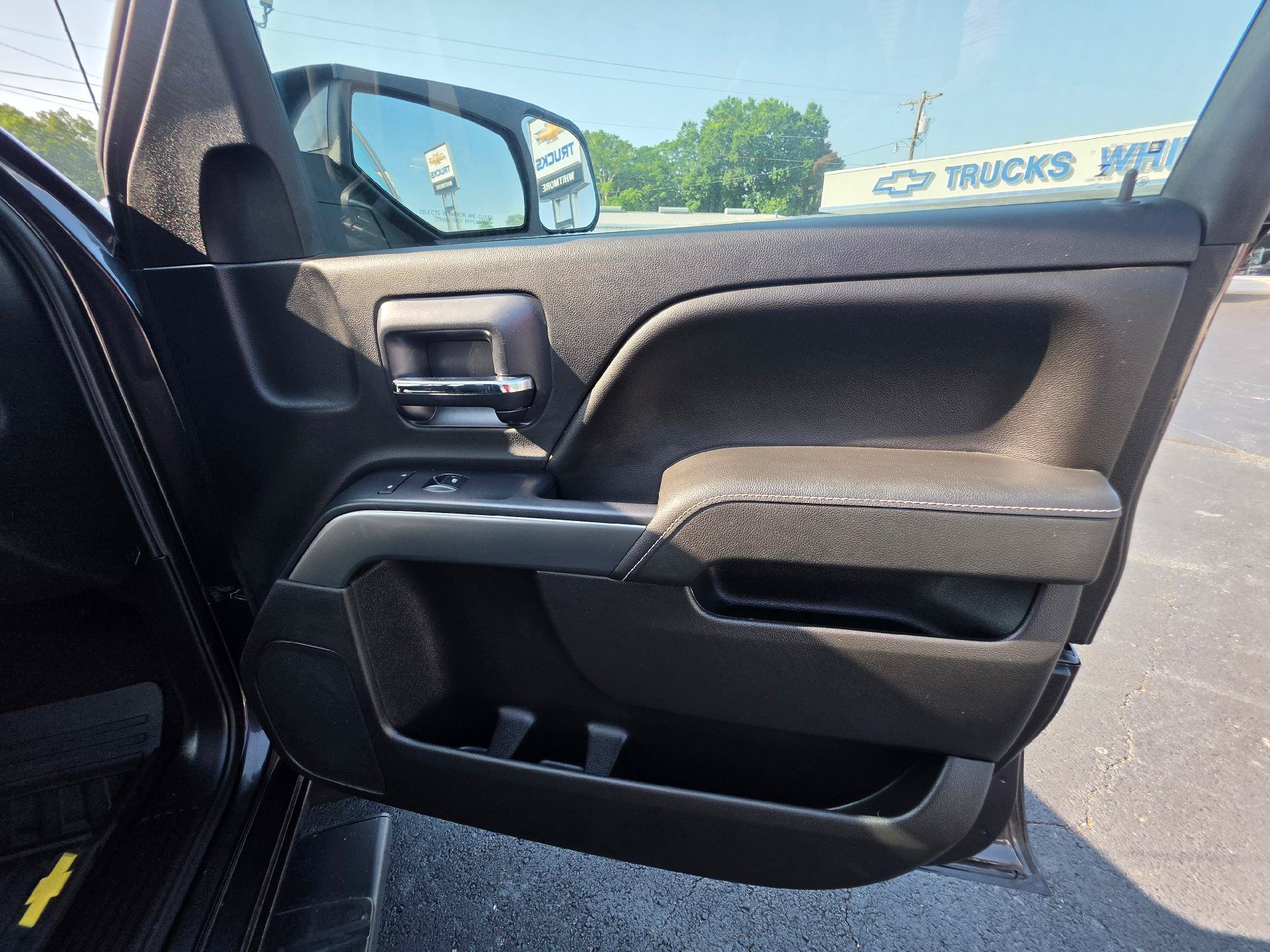 Used 2015 Chevrolet Silverado 1500 LT w/ LT Convenience Package AWD/4WD image 12