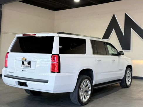 Used 2017 Chevrolet Suburban LS w/ Enhanced Driver Alert Package RWD image 4