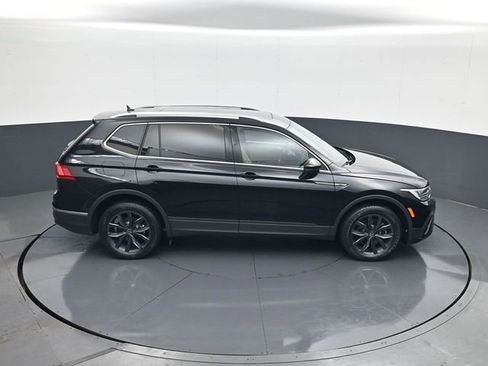 Used 2022 Volkswagen Tiguan SE image 16