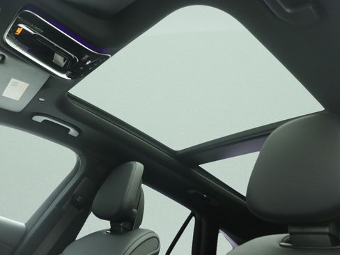 New 2027 Mercedes-Benz GLC 300 image 9