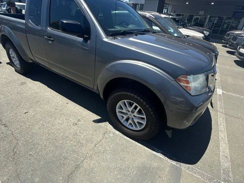 Used 2016 Nissan Frontier SV AWD/4WD image 6