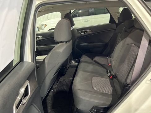 Used 2023 Kia Sportage LX AWD/4WD image 10