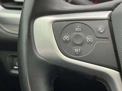 Used 2023 GMC Acadia SLT FWD image 17