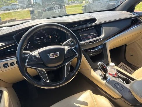 Used 2019 Cadillac XT5 Luxury FWD image 13